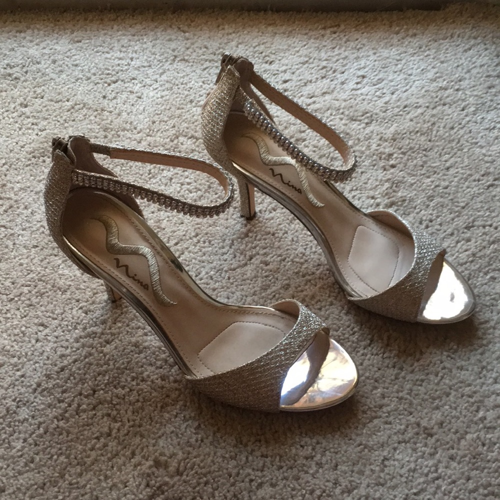 Nina Vierra gold heels